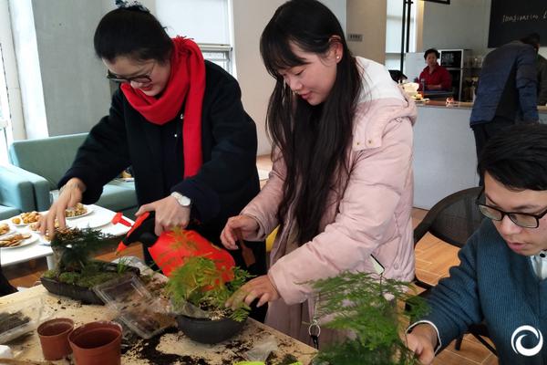 哲學是一個動詞，從大問題開始